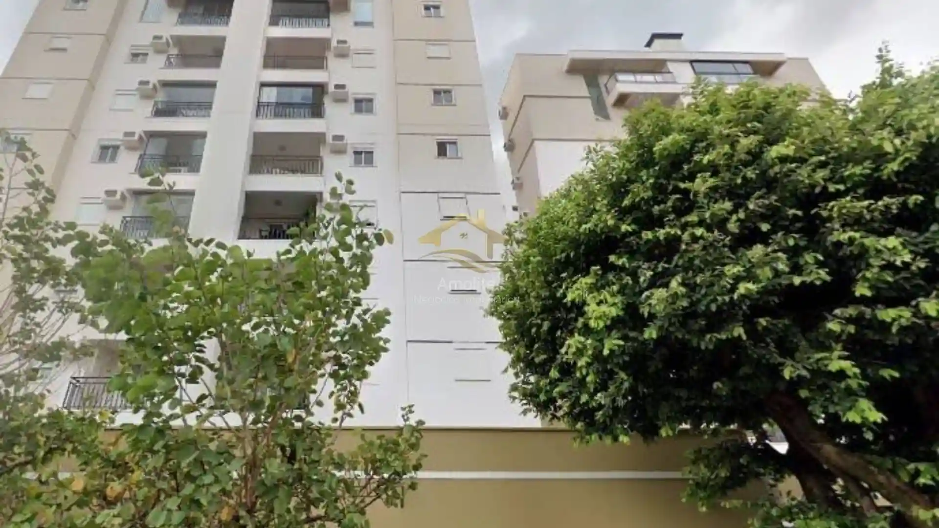 Apartamento com 3 quartos à venda, 130m² — foto 1 de 30