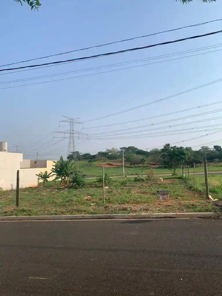 Terreno / Lote / Condomínio  à venda, 200m² — foto 2 de 3