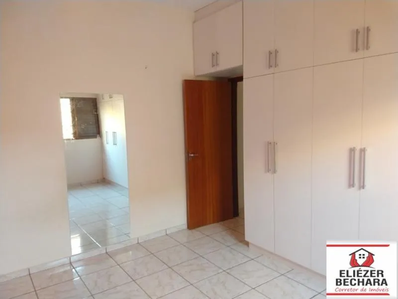 Casa à venda — foto 2 de 3