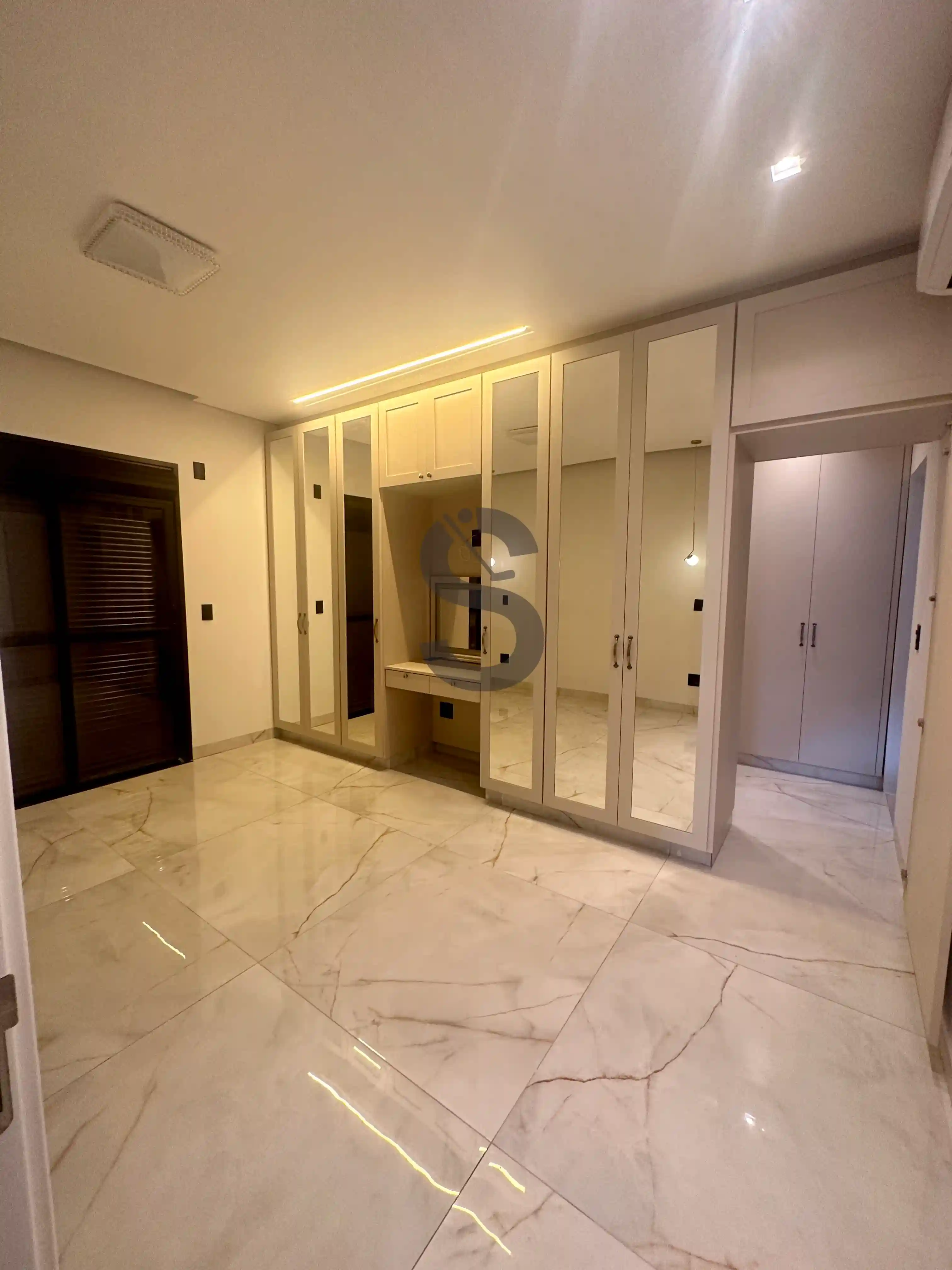 Casa de Condomínio com 4 quartos à venda, 320m² — foto 8 de 21