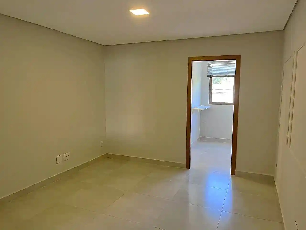 Conjunto Comercial / Sala  para aluguel, 34m² — foto 4 de 8