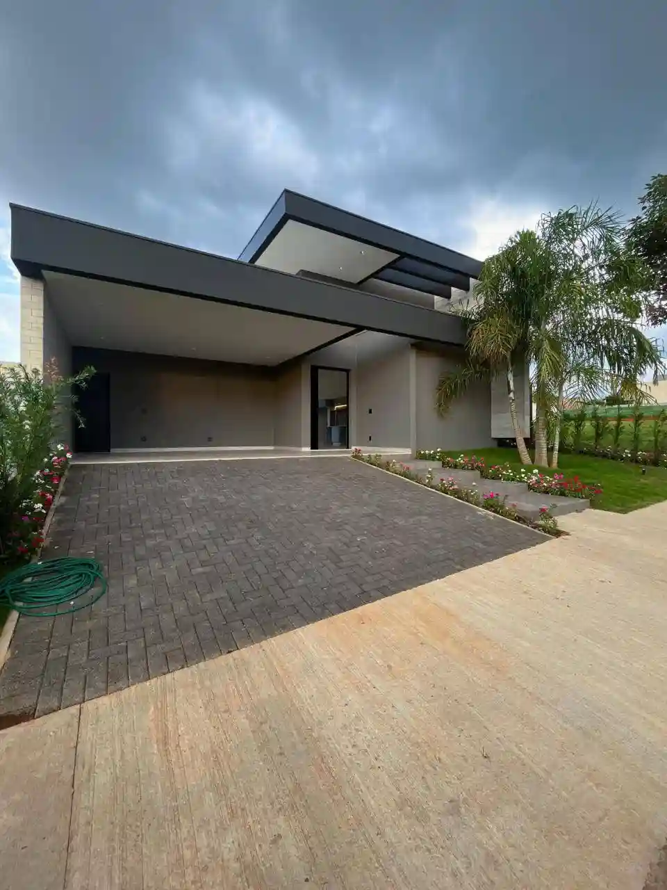 Casa de Condomínio com 3 quartos à venda, 223m² — foto 3 de 23