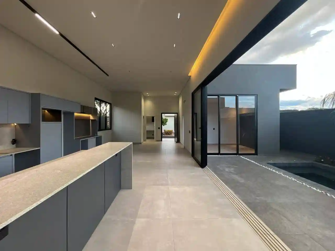 Casa de Condomínio com 3 quartos à venda, 223m² — foto 7 de 23