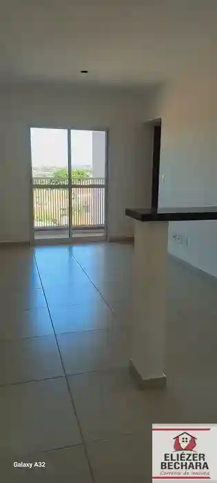 Apartamento com 2 quartos à venda, 60m² — foto 1 de 18