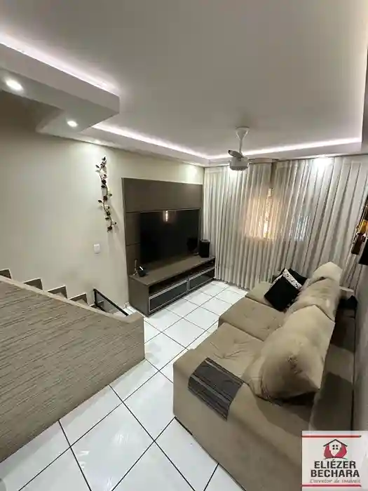 Casa com 2 quartos à venda, 71m² — foto 2 de 18
