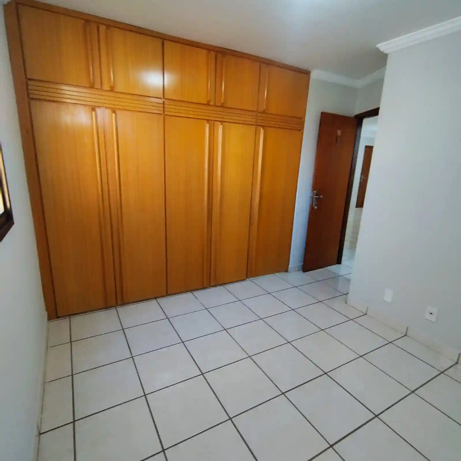 Apartamento com 2 quartos à venda, 70m² — foto 3 de 10