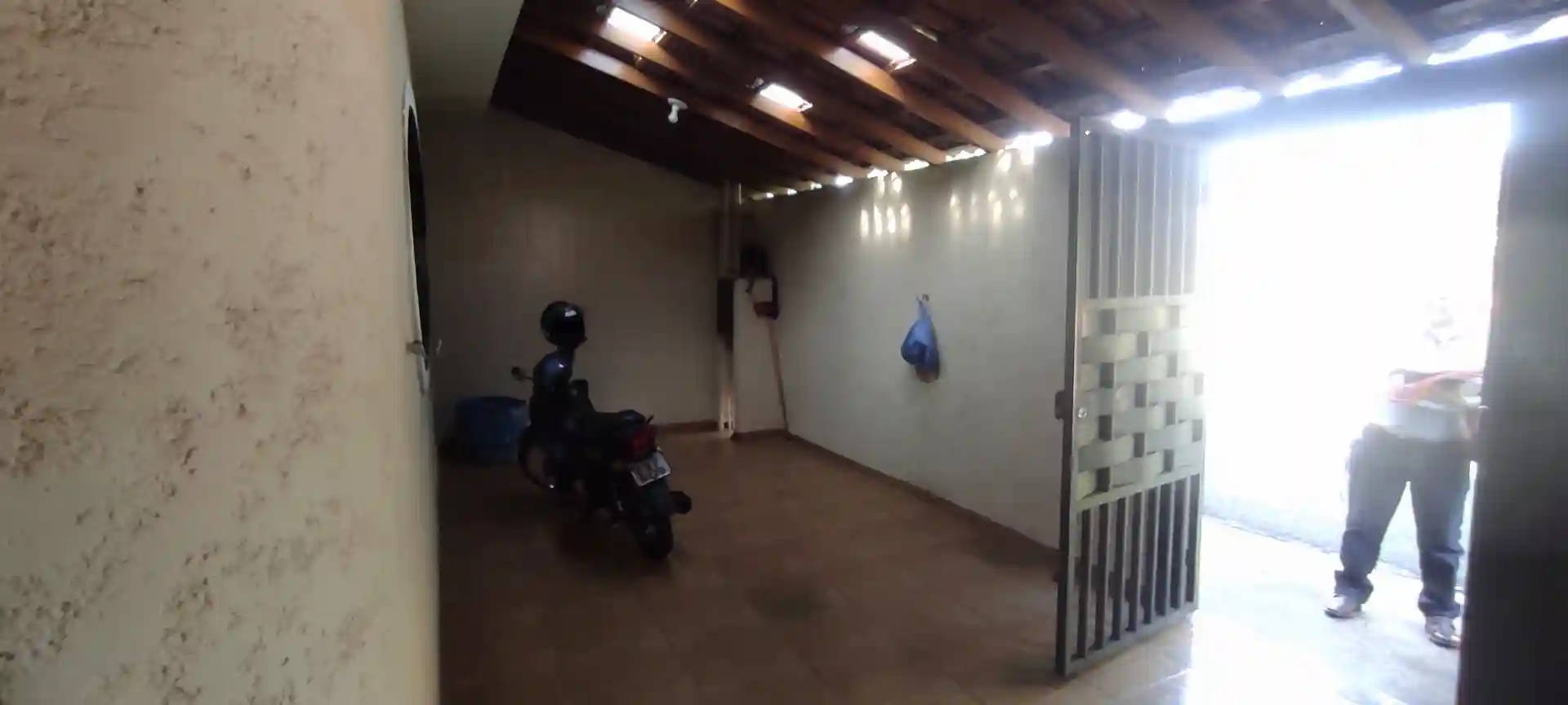 Casa com 2 quartos à venda, 200m² — foto 2 de 13