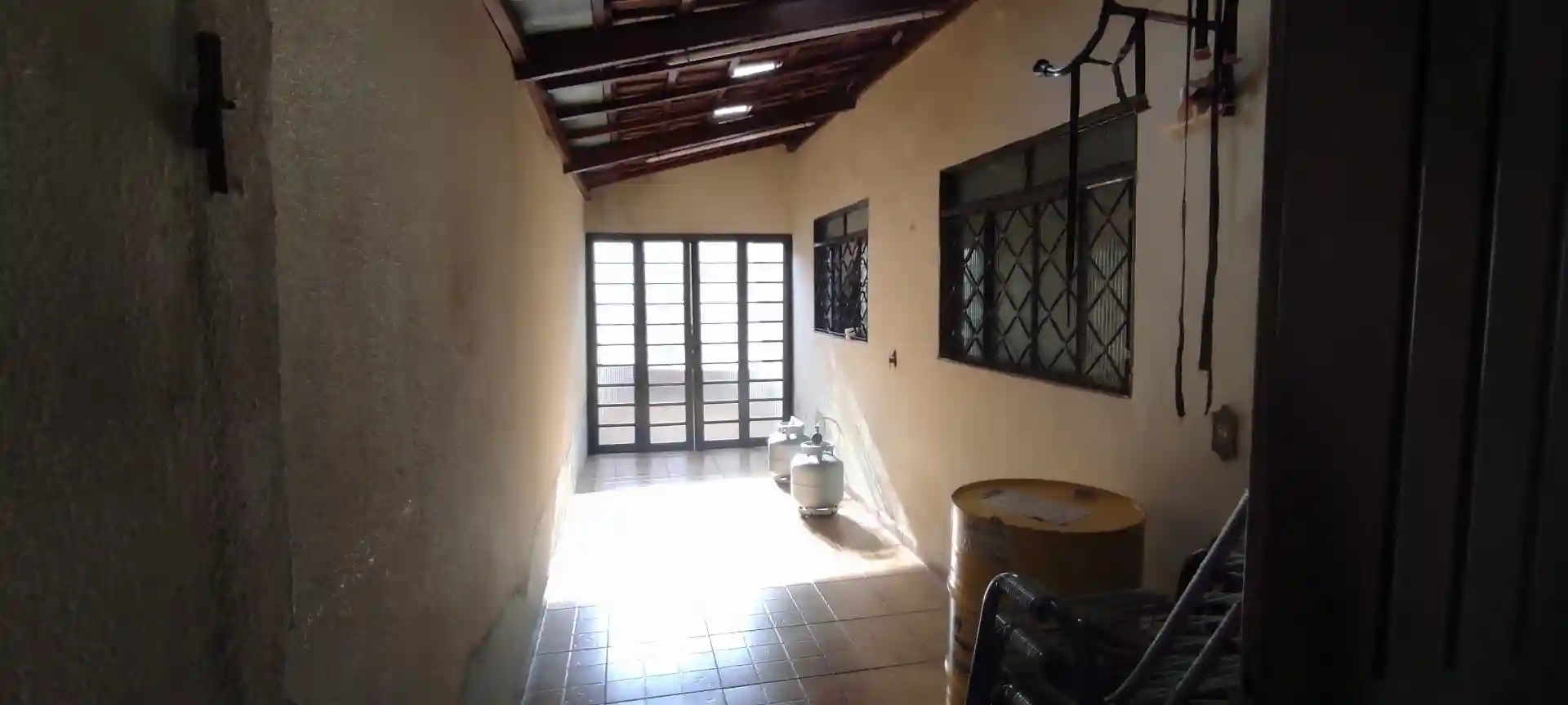 Casa com 2 quartos à venda, 200m² — foto 3 de 13