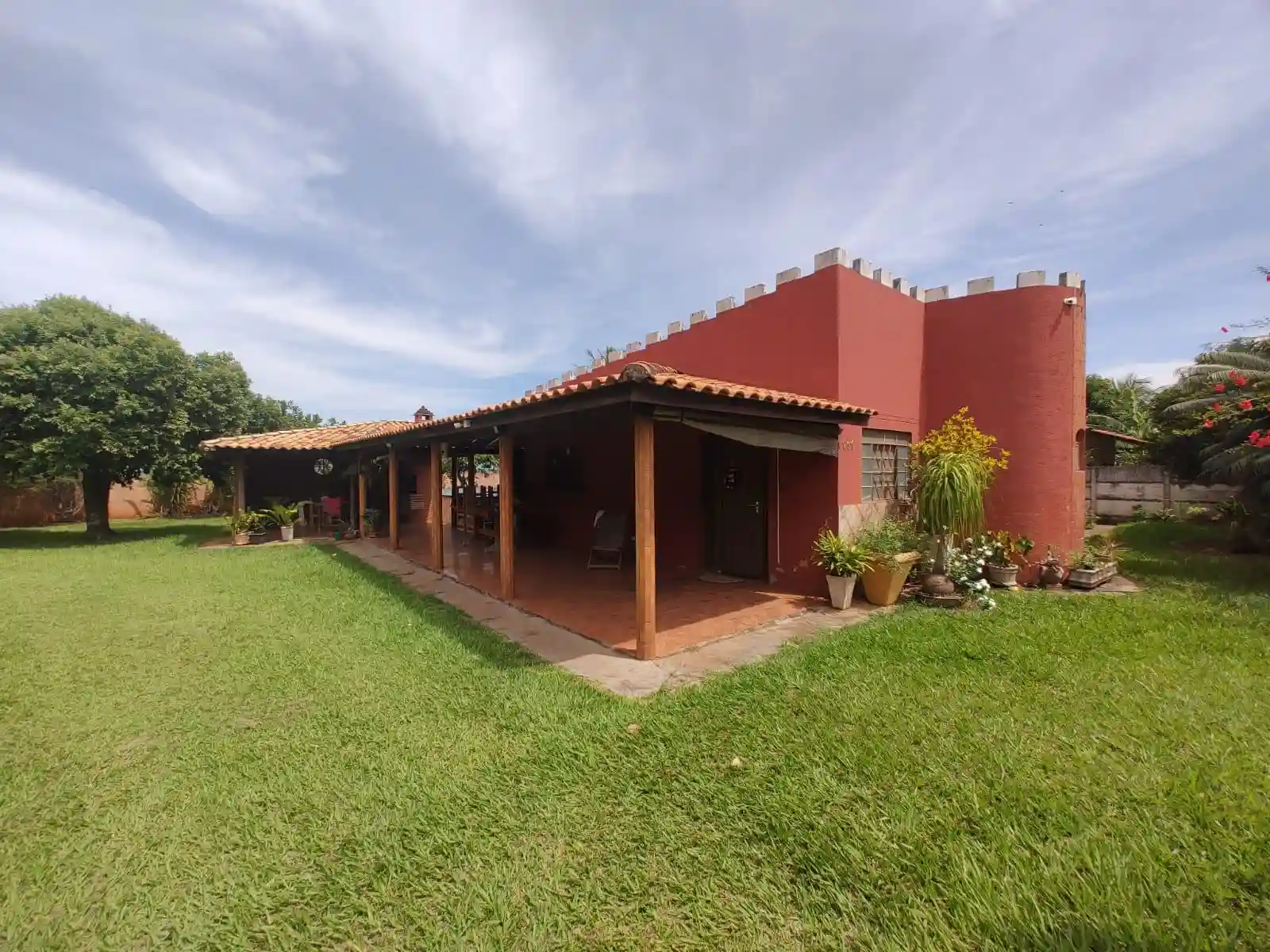 Fazenda / Sítio / Chácara com 3 quartos à venda, 1700m² — foto 3 de 9