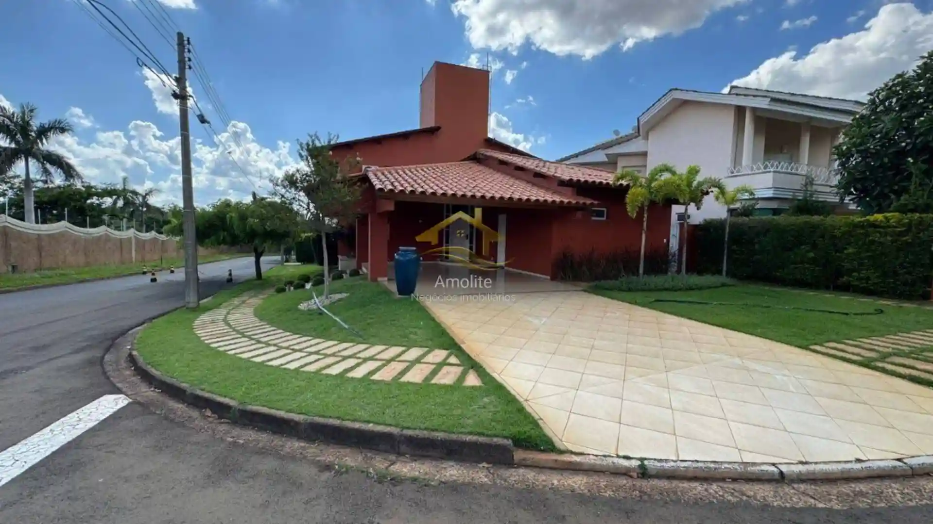 Casa de Condomínio com 3 quartos à venda, 330m² — foto 3 de 31