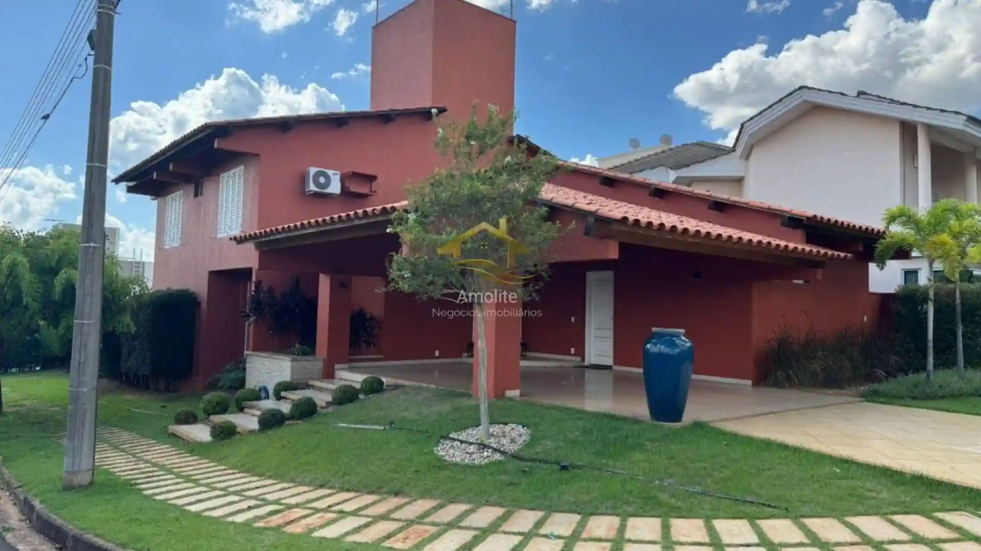 Casa de Condomínio com 3 quartos à venda, 330m² — foto 1 de 31
