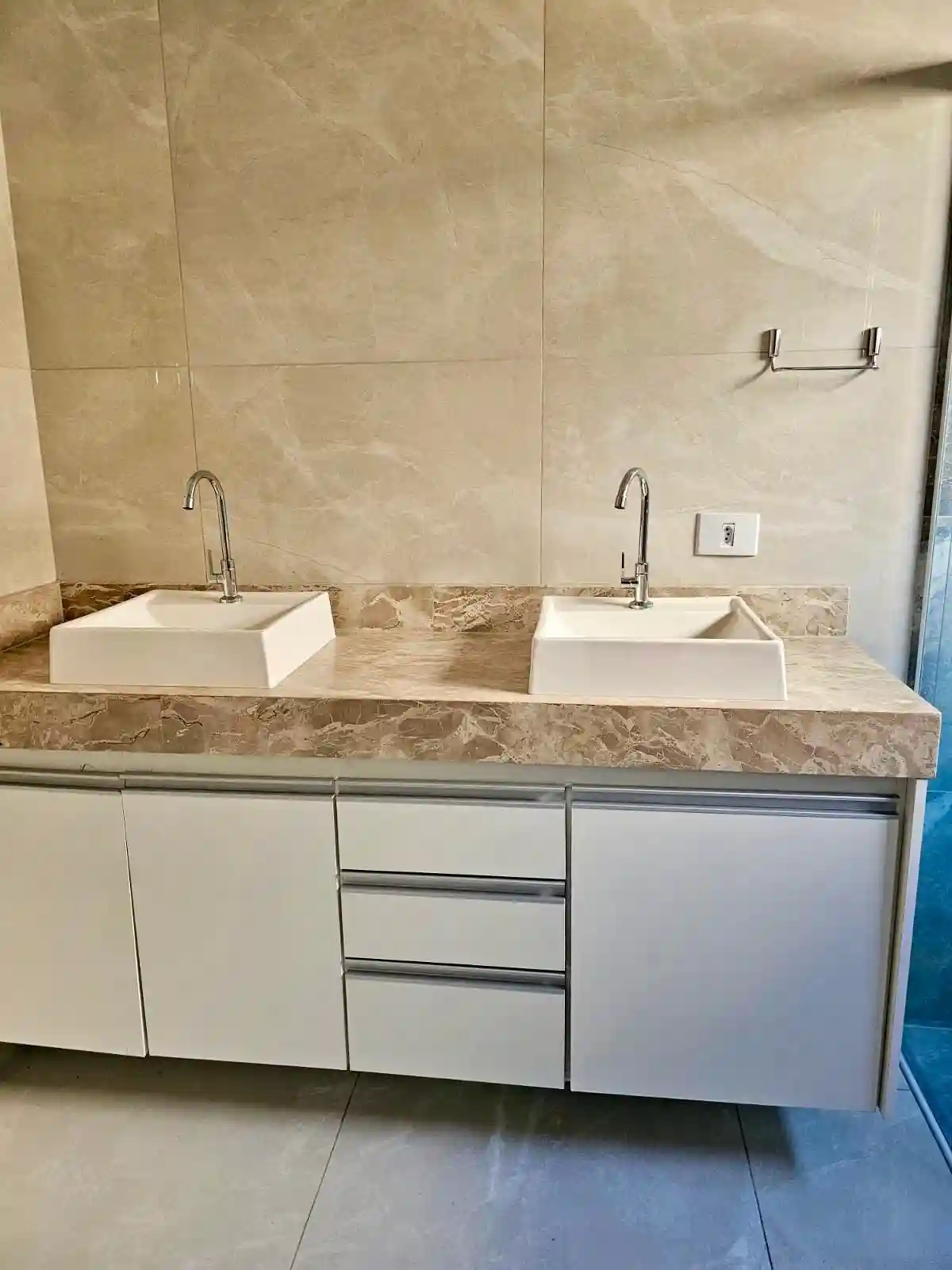 Casa de Condomínio com 3 quartos à venda, 253m² — foto 15 de 25