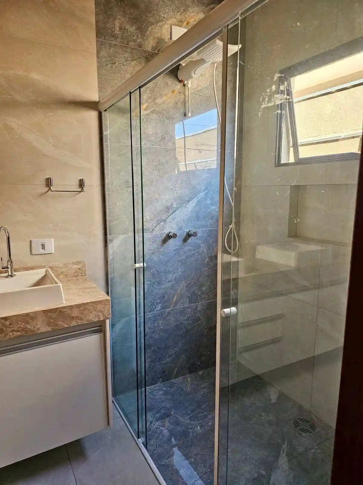 Casa de Condomínio com 3 quartos à venda, 253m² — foto 17 de 25