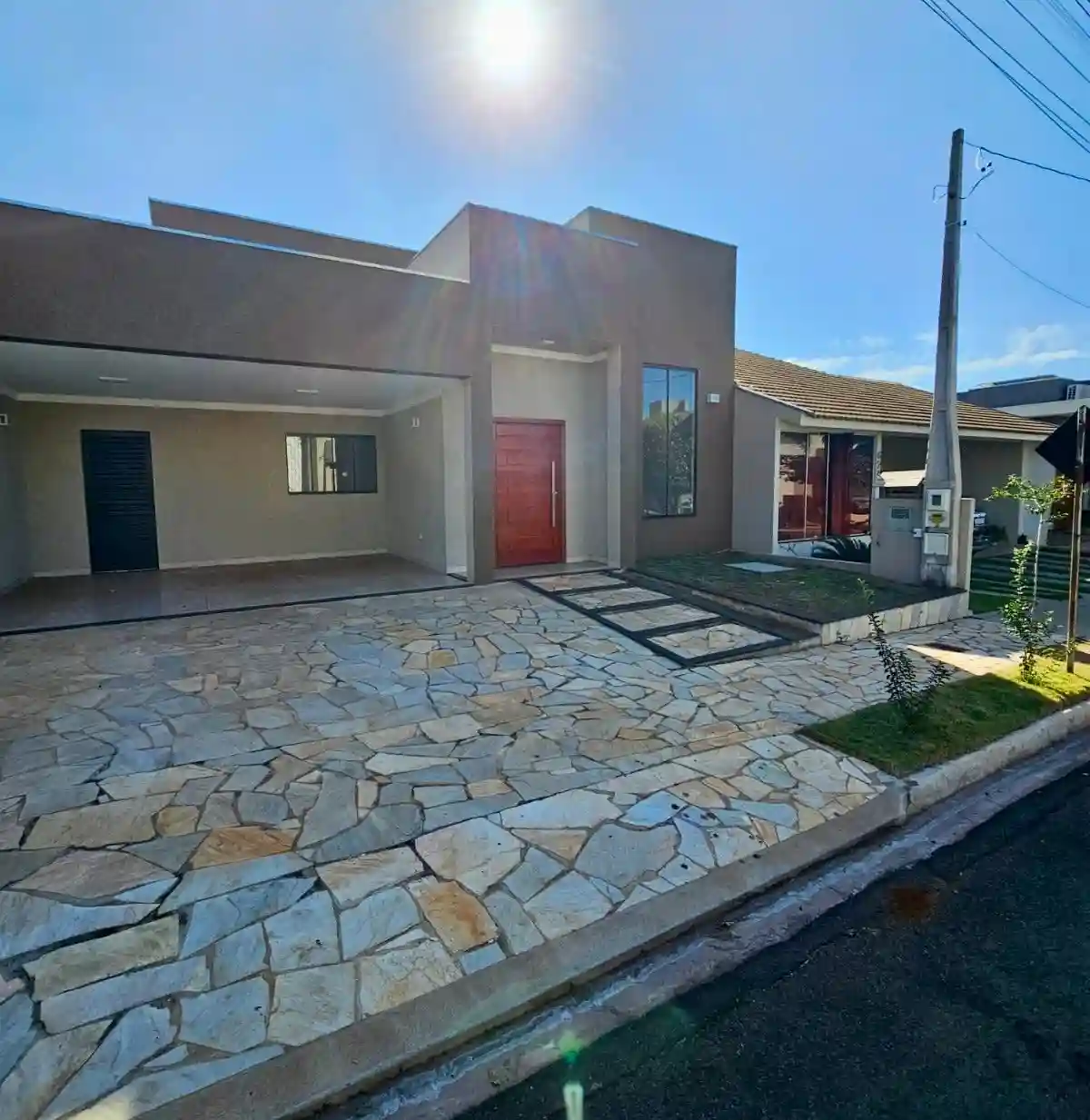 Casa de Condomínio com 3 quartos à venda, 253m² — foto 1 de 25
