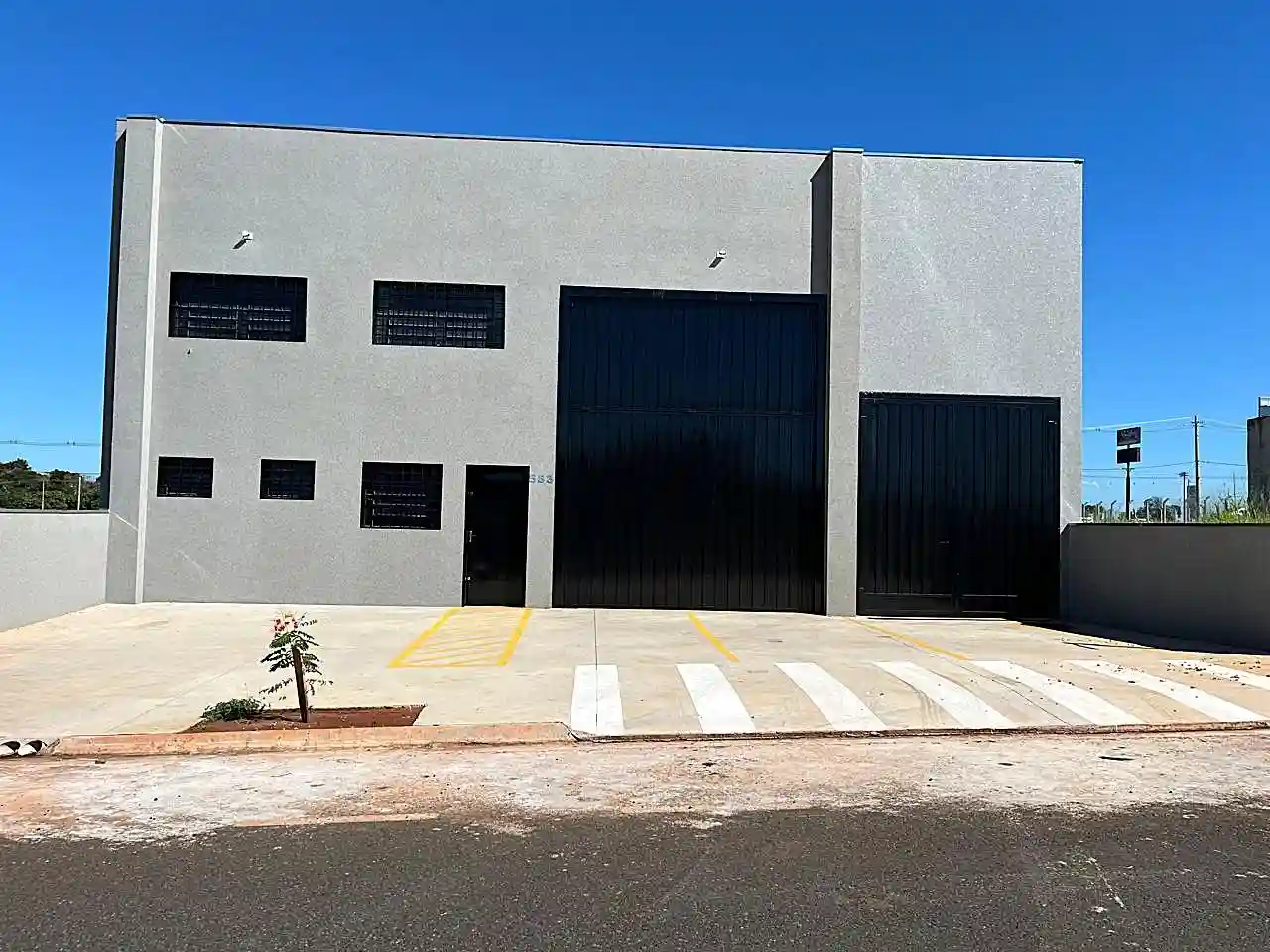 Galpão / Depósito / Armazém  à venda, 300m² — foto 8 de 8