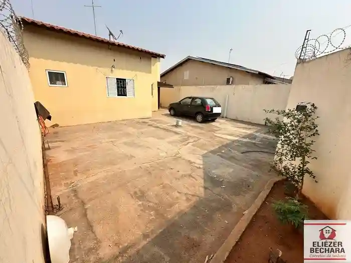 Casa com 3 quartos à venda, 133m² — foto 2 de 18