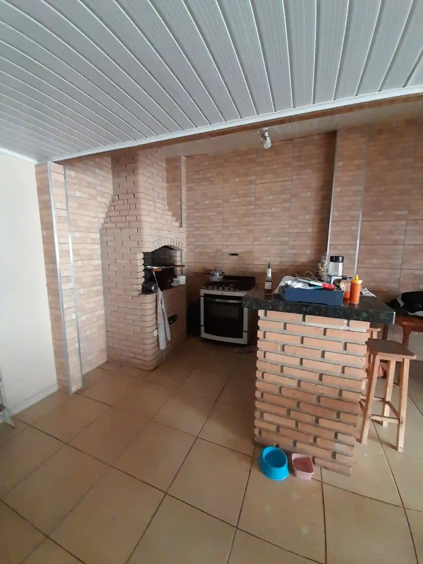 Casa com 2 quartos à venda, 200m² — foto 2 de 10