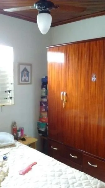 Casa à venda — foto 1 de 8