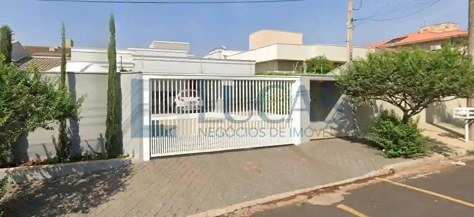Casa à venda — foto 1 de 17