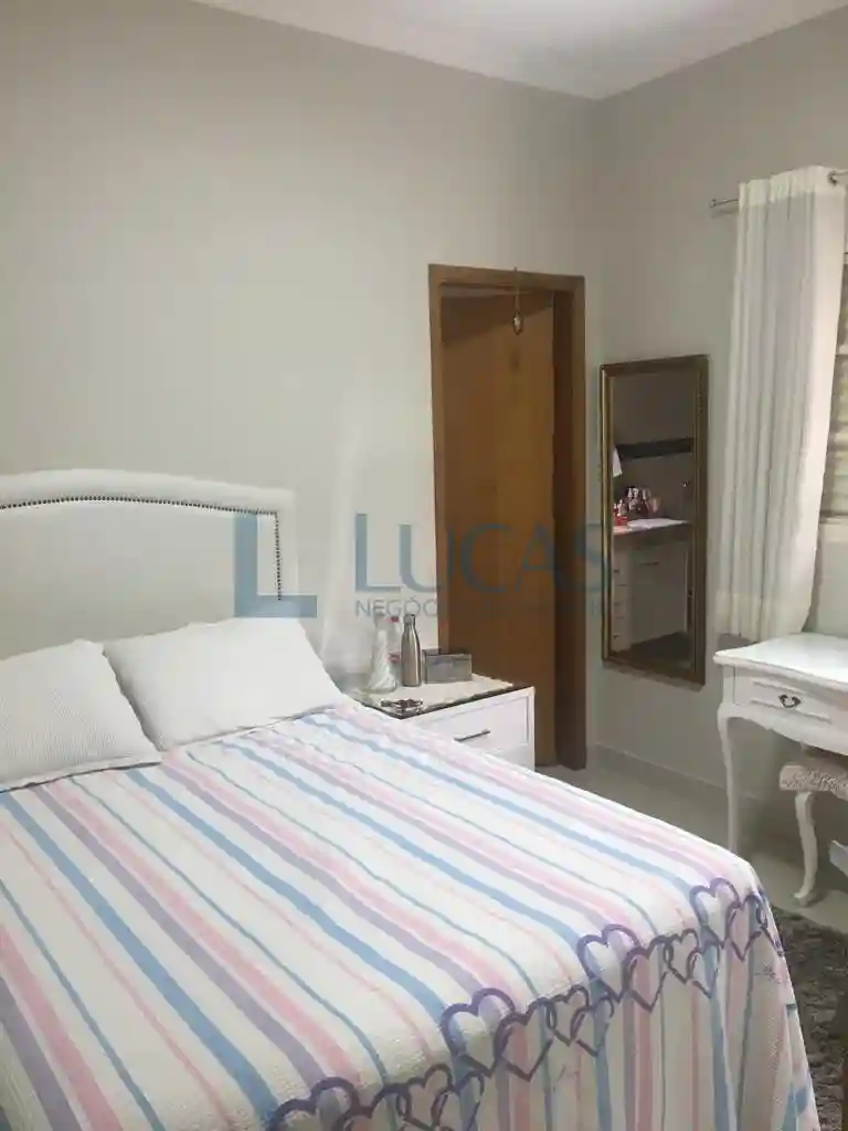 Casa à venda — foto 16 de 17