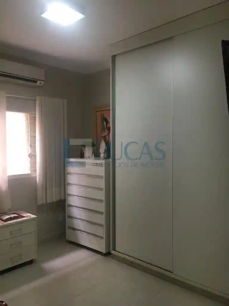 Casa à venda — foto 3 de 17
