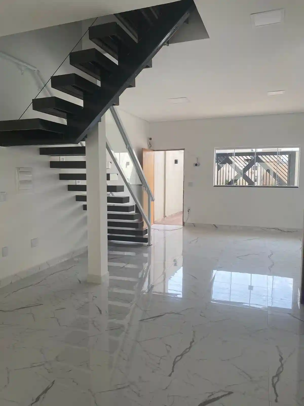 Sobrado com 2 quartos para aluguel, 100m² — foto 2 de 6