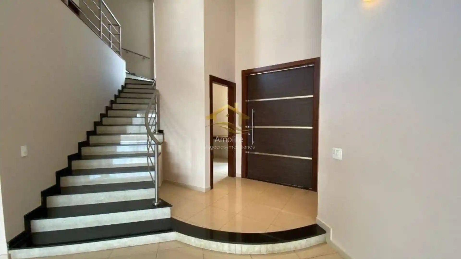 Casa de Condomínio com 3 quartos à venda, 340m² — foto 3 de 23