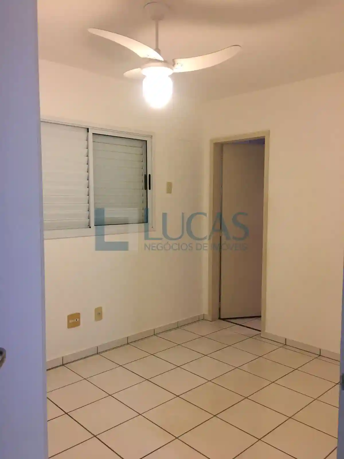 Apartamento com 2 quartos para aluguel, 77m² — foto 4 de 8
