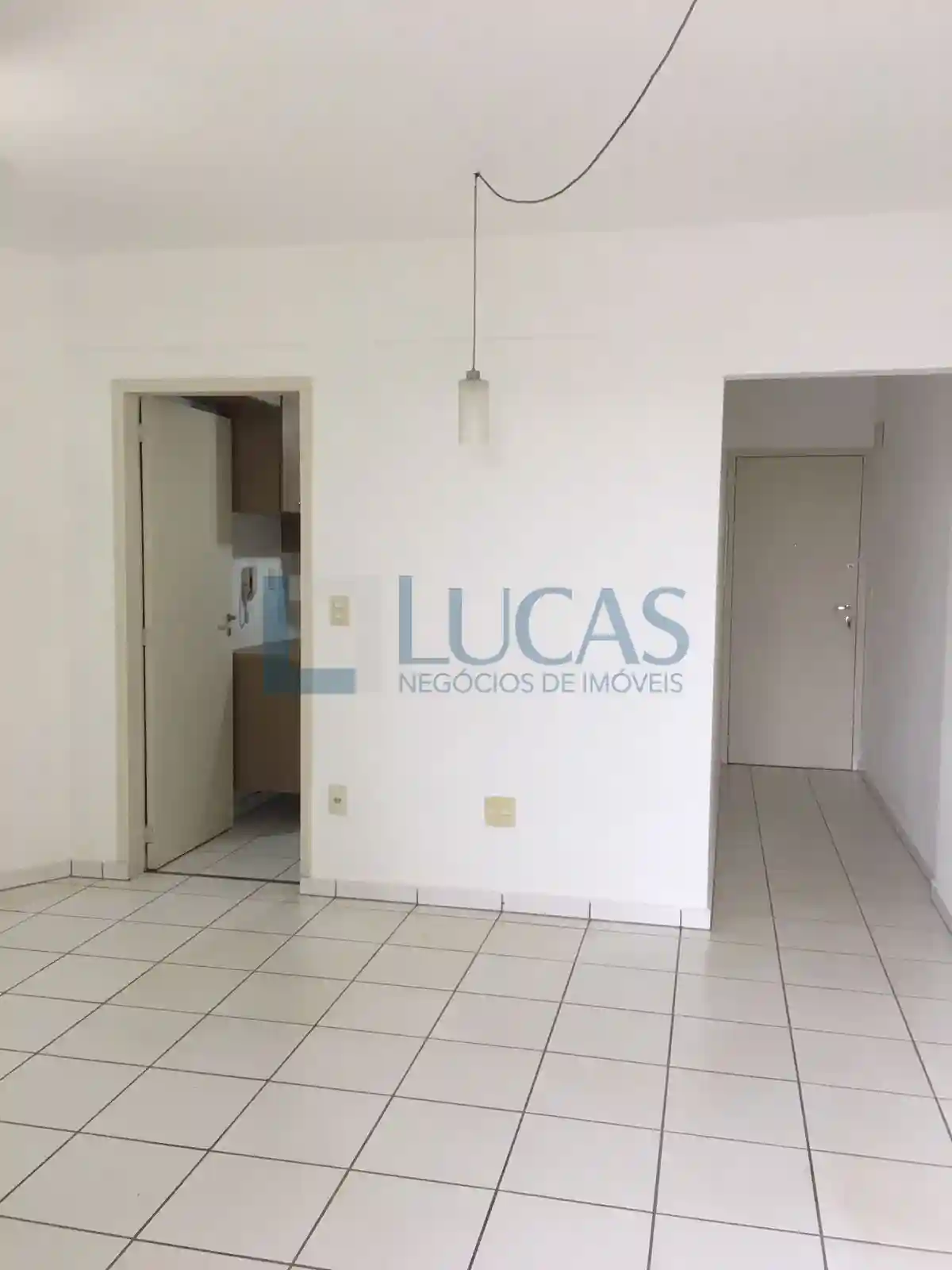 Apartamento com 2 quartos para aluguel, 77m² — foto 3 de 8
