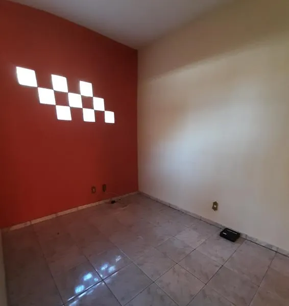Casa à venda — foto 2 de 3