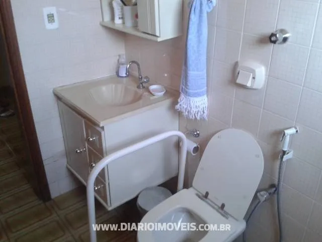 Casa à venda — foto 2 de 3