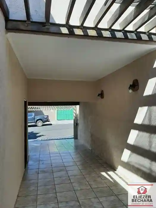 Casa com 3 quartos à venda, 225m² — foto 34 de 39