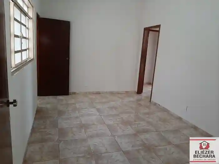 Casa com 3 quartos à venda, 225m² — foto 2 de 39
