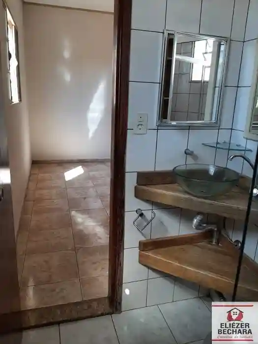 Casa com 3 quartos à venda, 225m² — foto 35 de 39