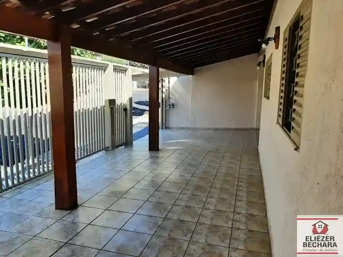 Casa com 3 quartos à venda, 225m² — foto 29 de 39