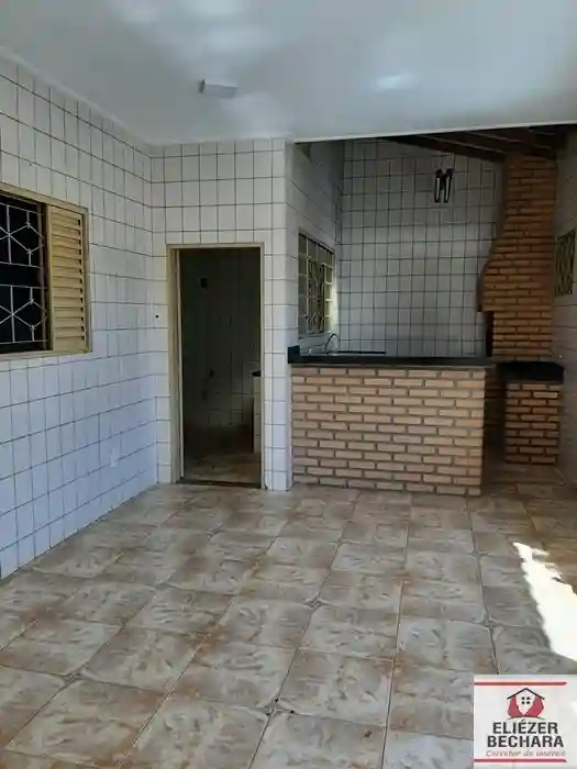 Casa com 3 quartos à venda, 225m² — foto 1 de 39