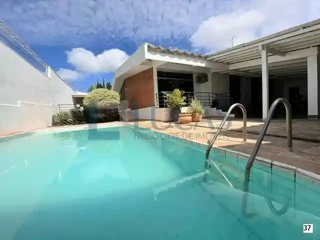 Conjunto Comercial / Sala com 20 quartos para aluguel, 1500m² — foto 1 de 11