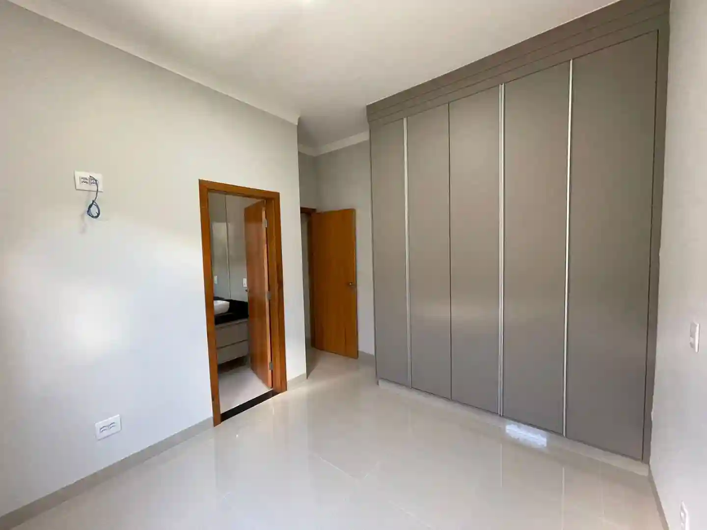Casa de Condomínio com 3 quartos à venda, 253m² — foto 7 de 10