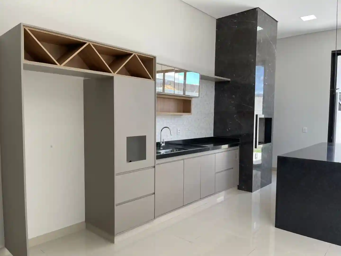 Casa de Condomínio com 3 quartos à venda, 253m² — foto 4 de 10