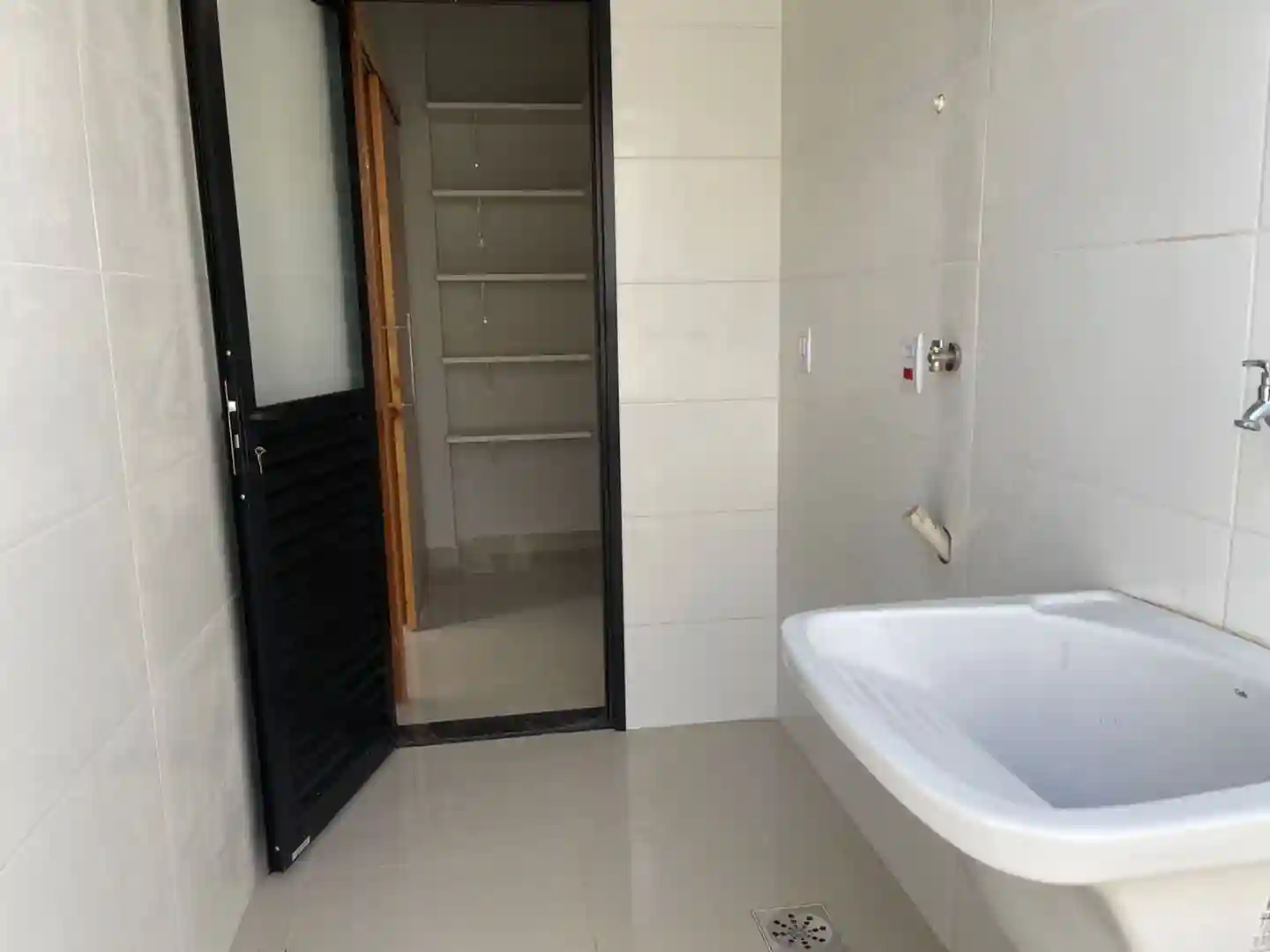 Casa de Condomínio com 3 quartos à venda, 253m² — foto 8 de 10