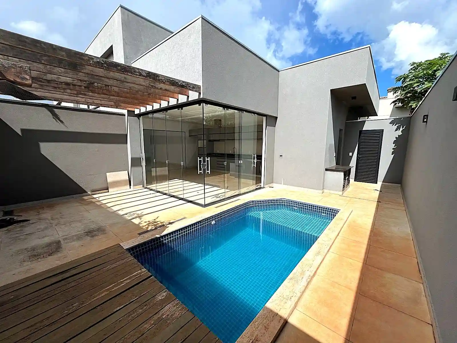 Casa de Condomínio com 3 quartos à venda, 220m² — foto 19 de 19