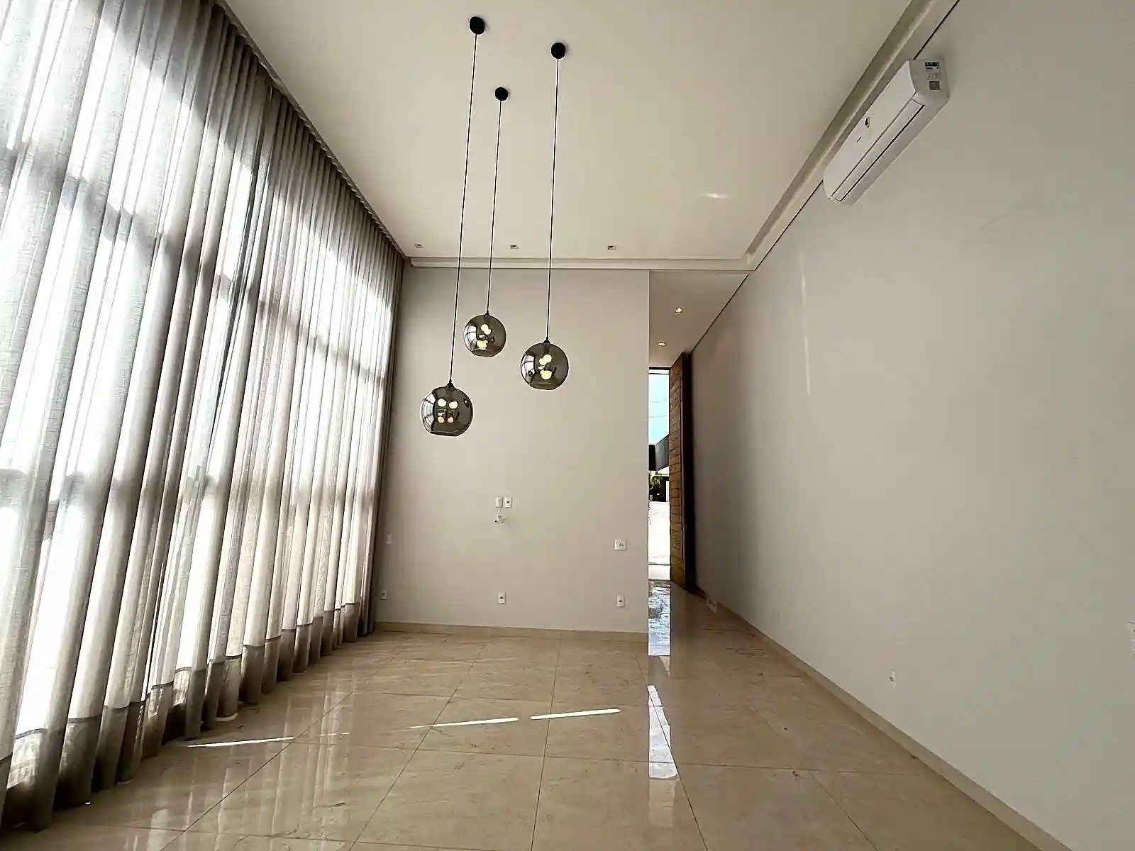 Casa de Condomínio com 3 quartos à venda, 220m² — foto 5 de 19