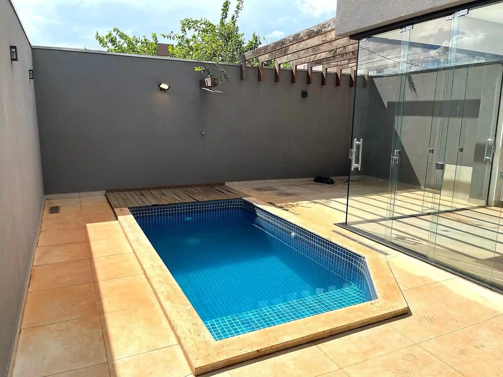 Casa de Condomínio com 3 quartos à venda, 220m² — foto 18 de 19