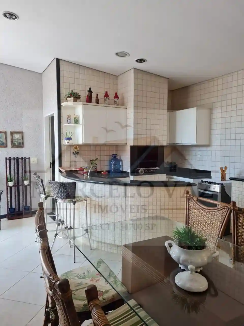 Casa com 3 quartos à venda, 312m² — foto 2 de 12
