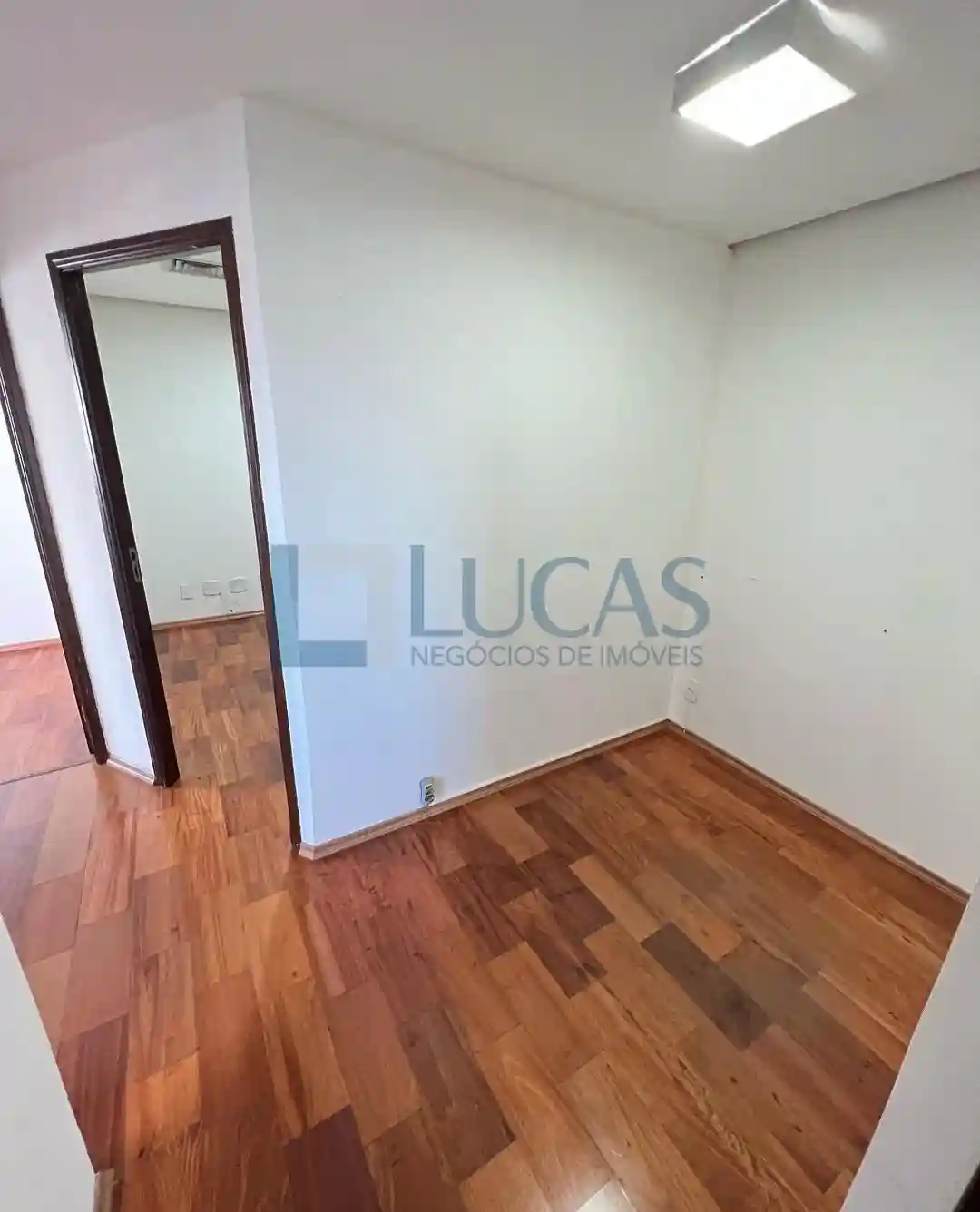 Conjunto Comercial / Sala  para aluguel, 49m² — foto 9 de 9