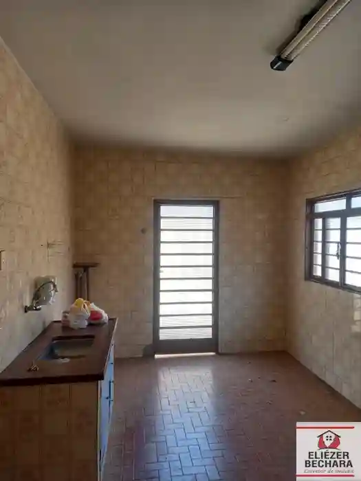 Casa com 3 quartos à venda, 160m² — foto 1 de 17
