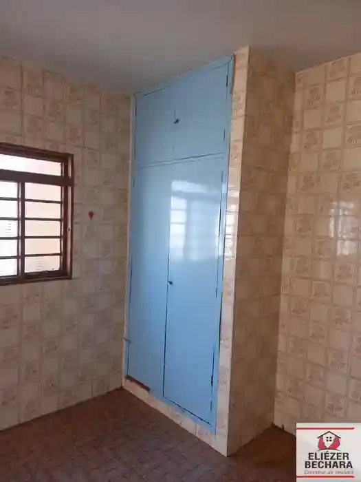 Casa com 3 quartos à venda, 160m² — foto 2 de 17