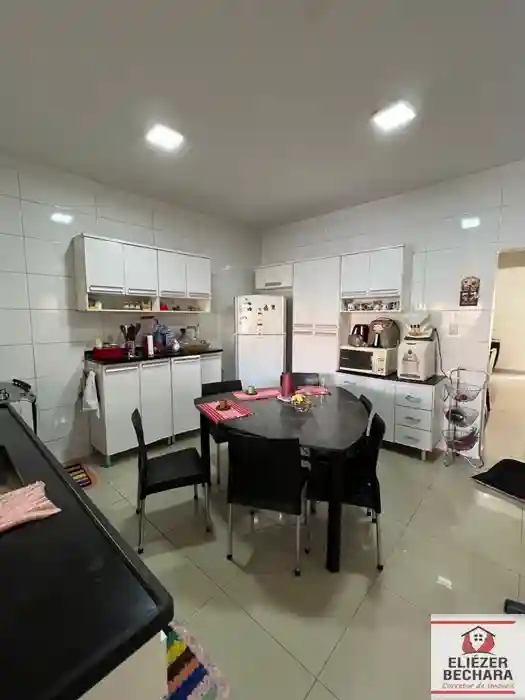 Casa com 3 quartos à venda, 260m² — foto 21 de 26