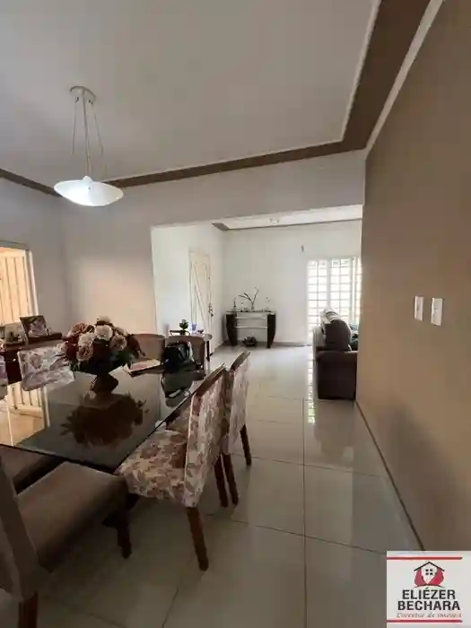 Casa com 3 quartos à venda, 260m² — foto 1 de 26