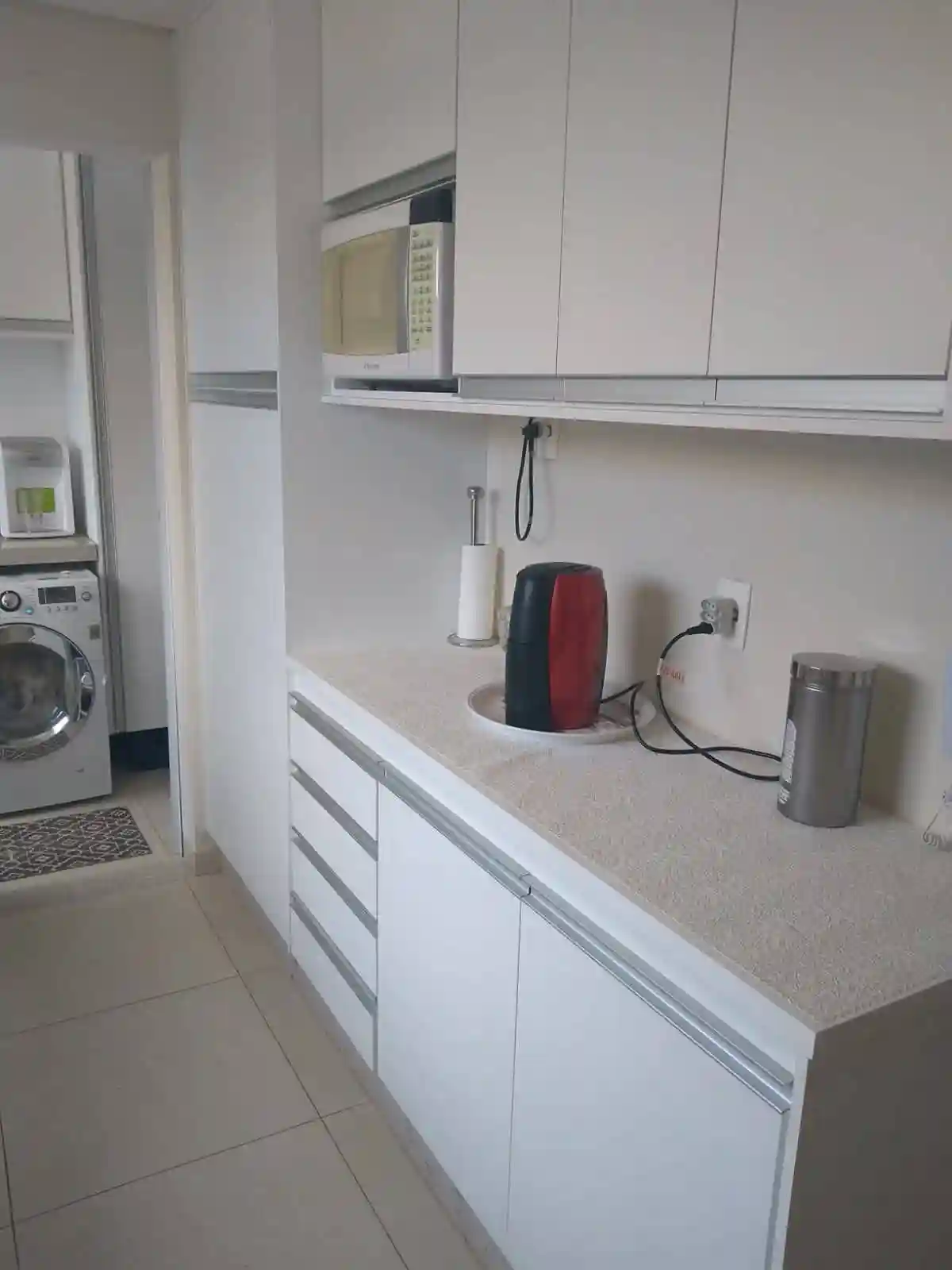 Casa de Condomínio com 3 quartos à venda, 212m² — foto 3 de 33